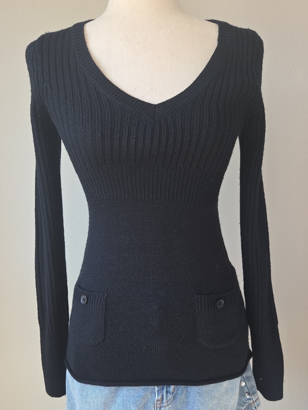 Arizona Jean Company Black Ribbed V-Neck Sweater Fitted Biker Woman Junior Med